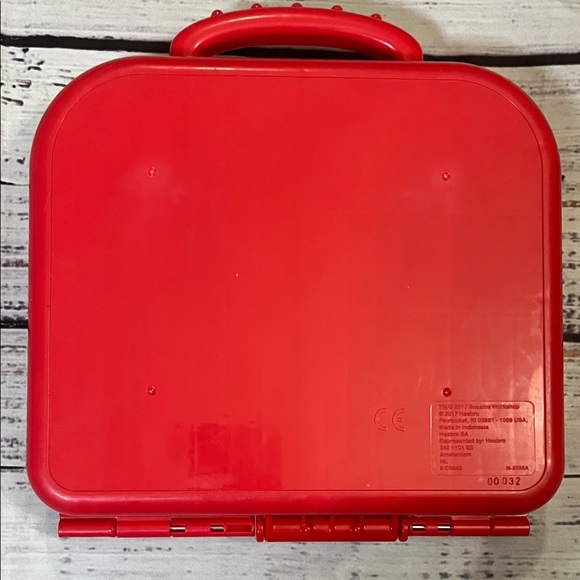 Sesame Street Elmo's On the Go Letters alphabet case. - Picture 3 of 6